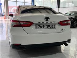 تۆیۆتا کامری